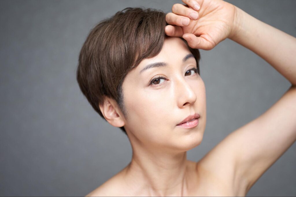 おでこ しわ 40代
