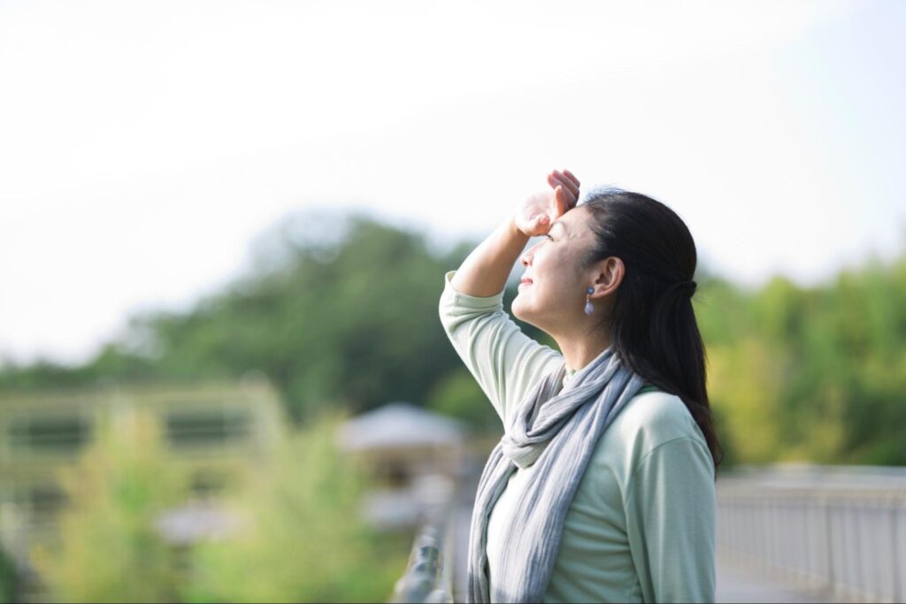 おでこ しわ 40代